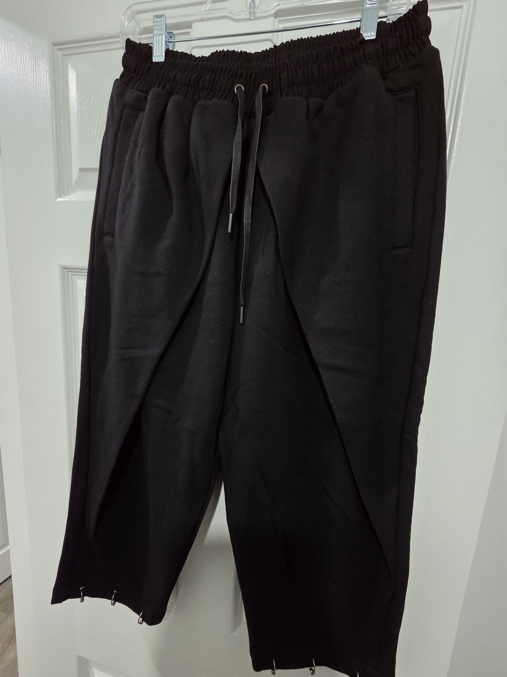 D GNAK BY KANG D Layered Cropped Pants with Metal Rings
